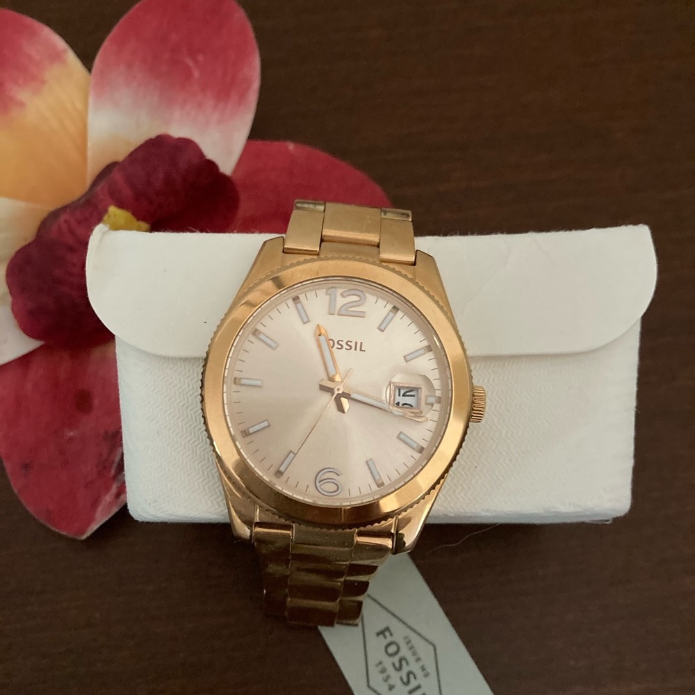 NWT🌟Fossil rose gold watch